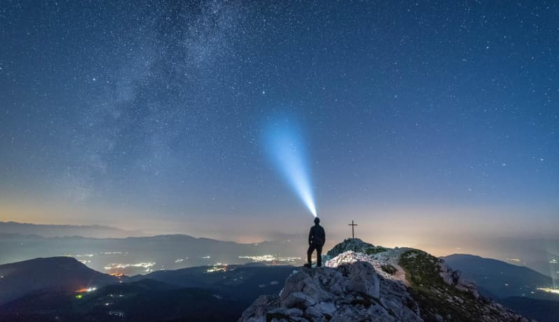 This Weeks Stargazing Guide（May 15 to 22）: Moon, Venus, and Jupiter in the Same Frame; Saturn and Zodiacal Light at Their Best Observation Time