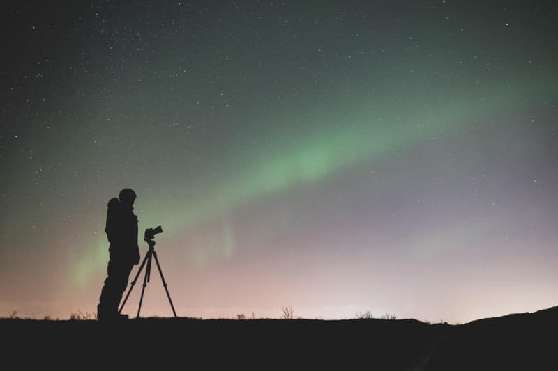 A Complete Guide to Observing the Summer Triangle in North America: Star Search and Spectral Analysis of Vega, Deneb, Altair, and Antares | Summer 2026 Sky