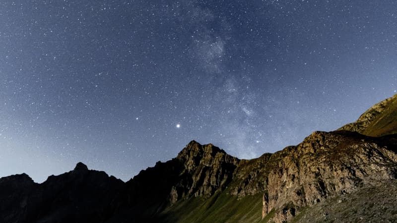 Which part of the Milky Way do we see? Why is the Milky Way so different in summer and winter?