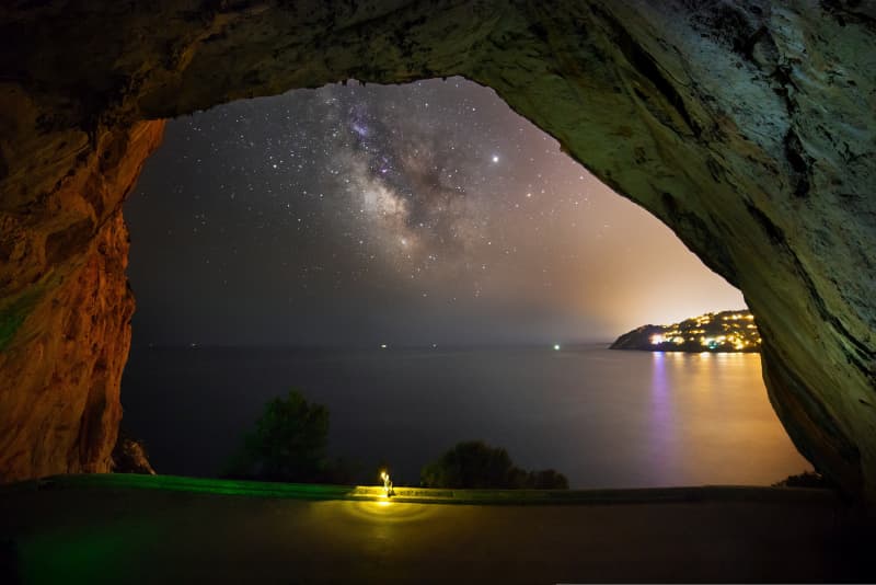 Astrological Guide for the Week of July 10–17, 2026: Venus Pairs with the Moon, Mars Encounters Aldebaran, and the Summer Triangle Reaches Peak Viewing Conditions