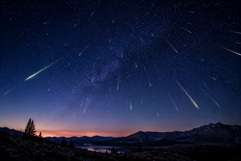 Perseid Meteor Shower Observation Guide: 2026 Peak Timing, Best Viewing Locations, and How to Spot Them